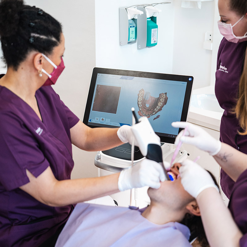 Digitale Behandlung mit intraoralem Scanner